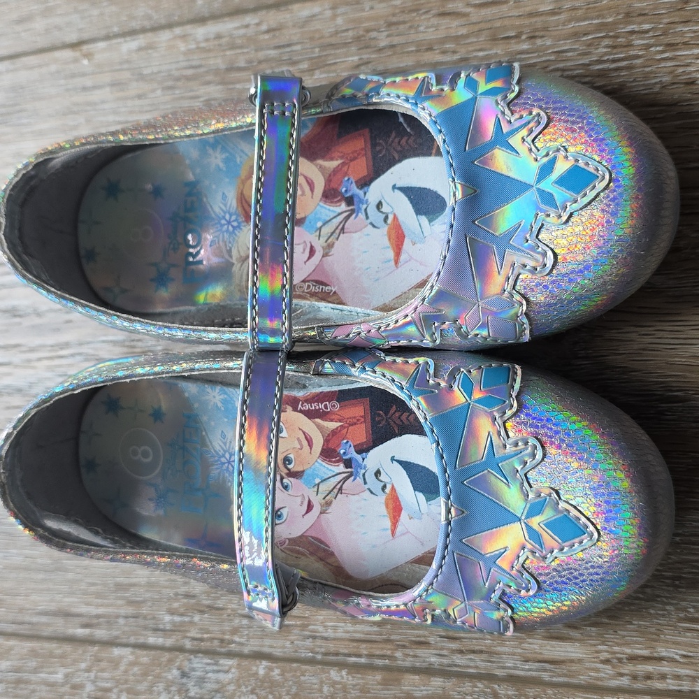 NWOT Frozen Toddler Shoes. Size 8. Anna & Elsa Silver Shoes